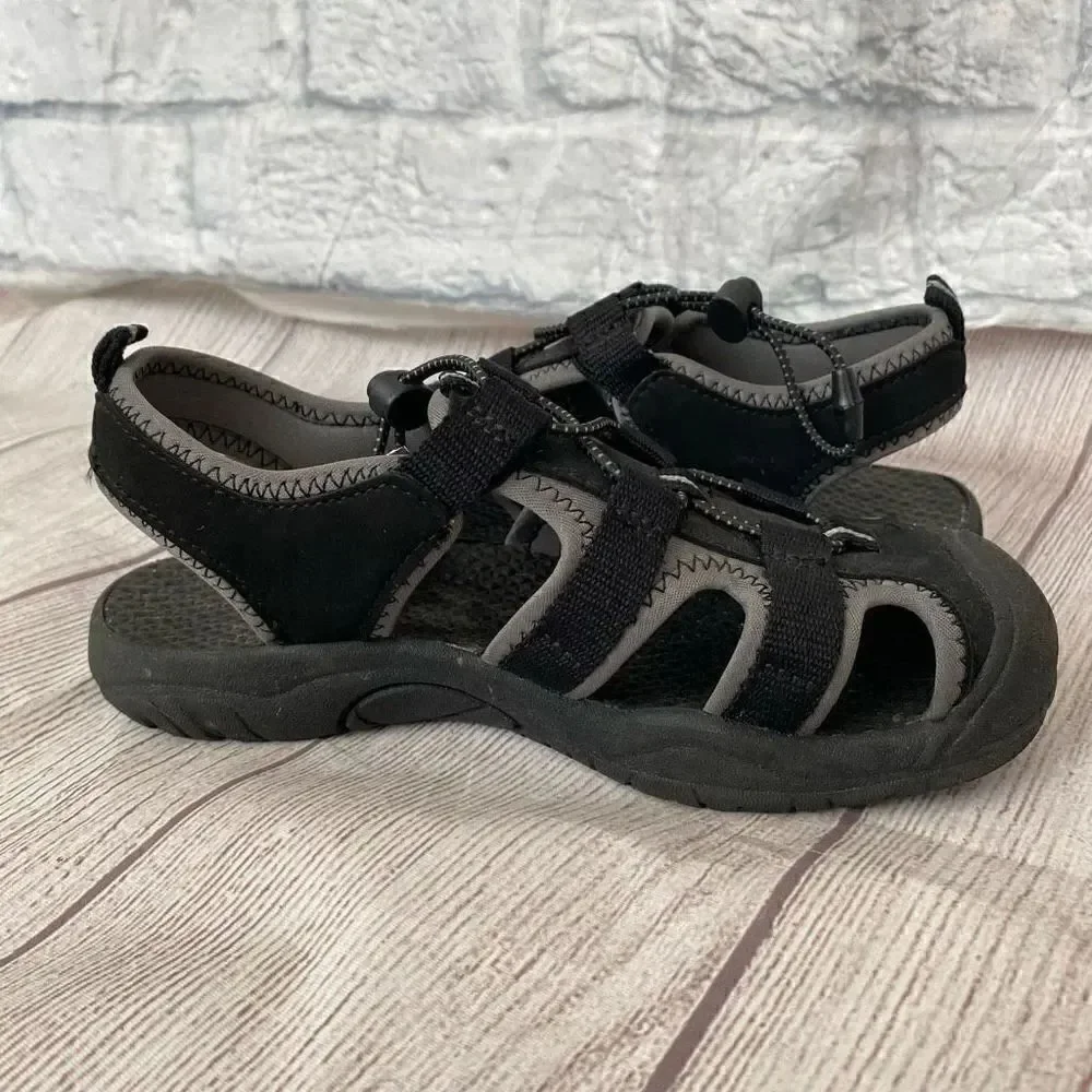 Rugged Outback sz 2 boys slip on water/outdoor shoes w/adjustable Cinch closure